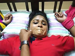Desi Indian Finging Her Fucking Pussy For Cam At At Nuvid